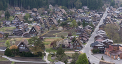 5月、早朝の白川郷