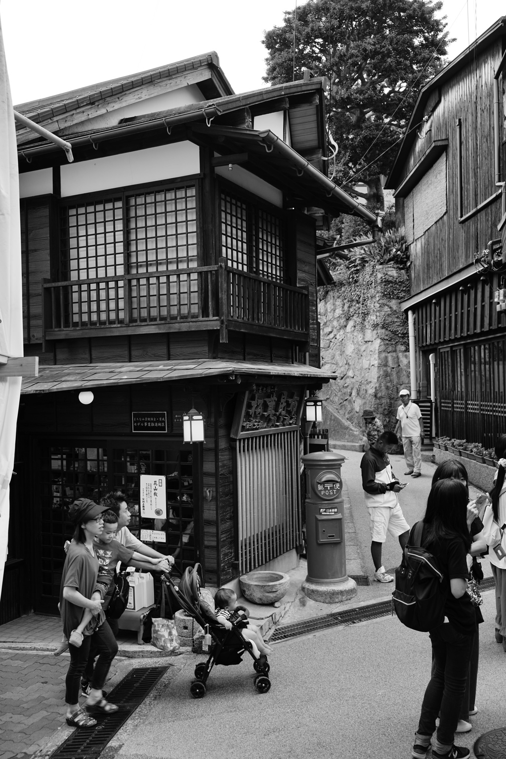『ポストのある風景』