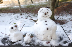 雪の2人