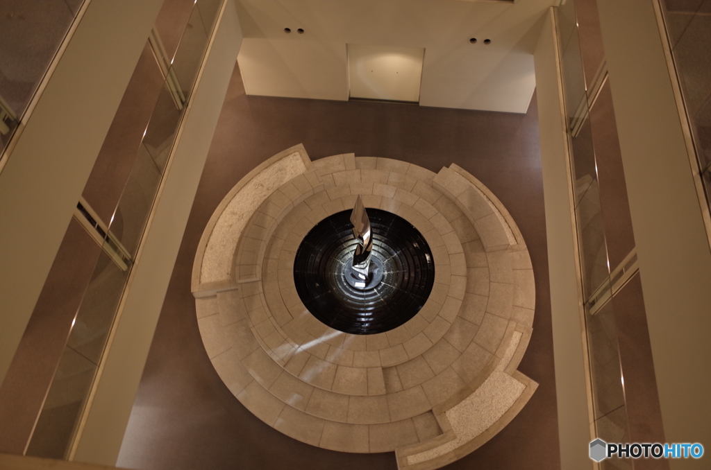 地上のオブジェ