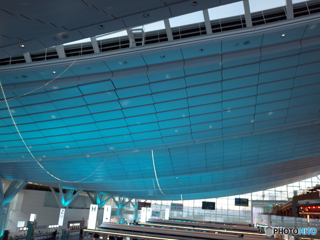 エメラルドグリーン