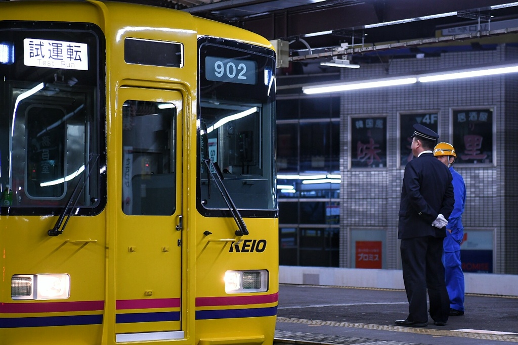 それぞれ別の仕事だが目的地は同じ