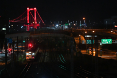 赤い大橋と415