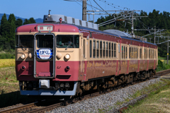 隣の人を参考に