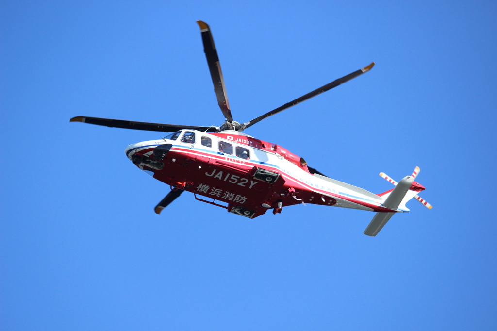 横浜消防 新型ヘリコプター