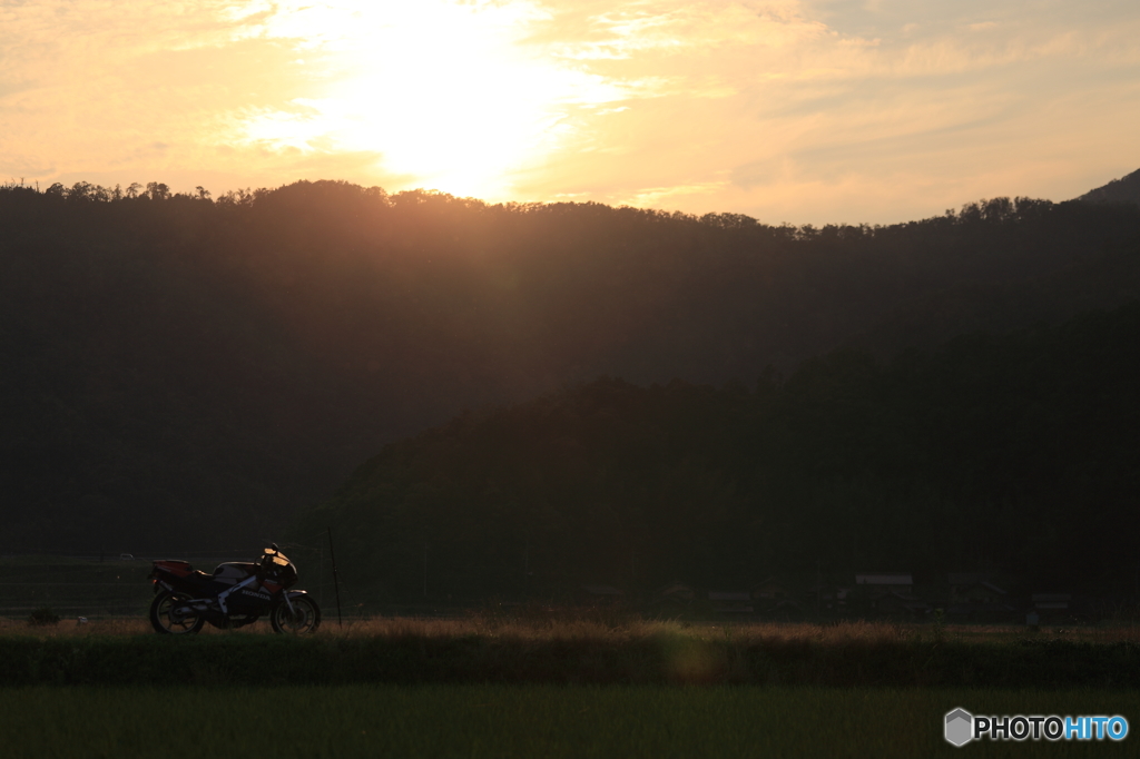 夕日と愛車