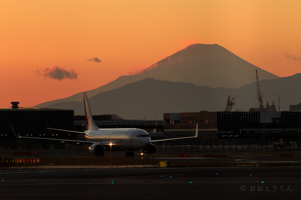 飛行機と富士山