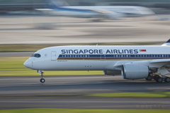 飛行機飛びそうだったから押してみた