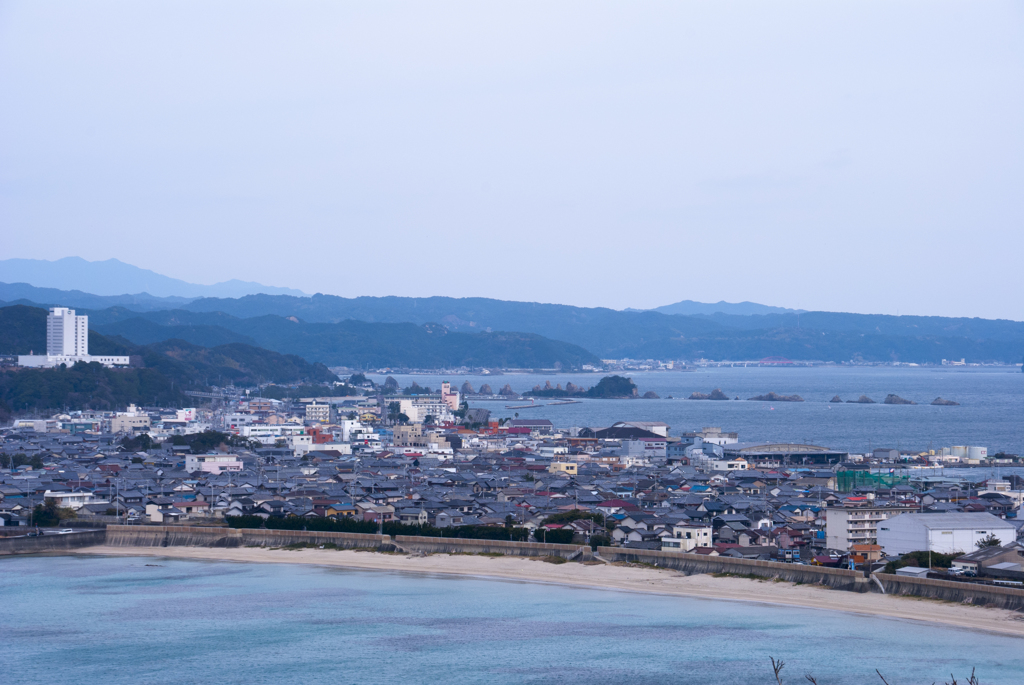 海に挟まれた町