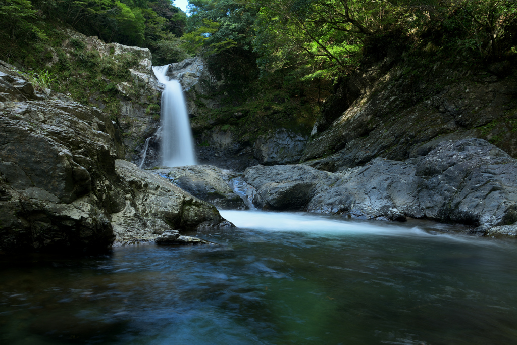 清納の滝