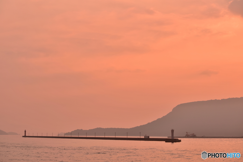 瀬戸内海の朝焼け