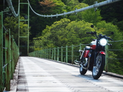 バイクで渡れる吊り橋☆