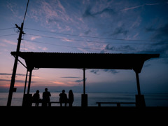 海に浮かぶ駅