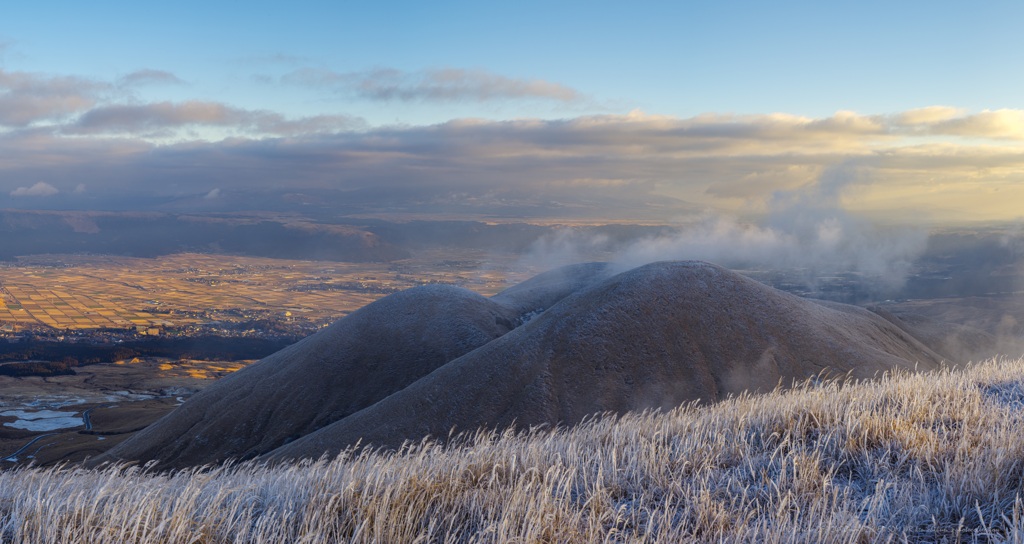 朝霧が流れた往生岳