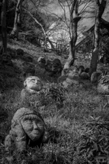 光のあたった羅漢さん 