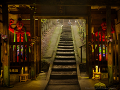 ライトアップ　仁王門