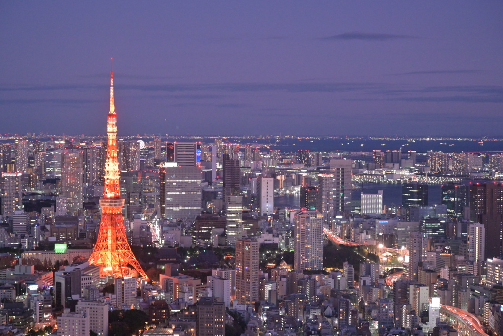 暮れても明るい東京
