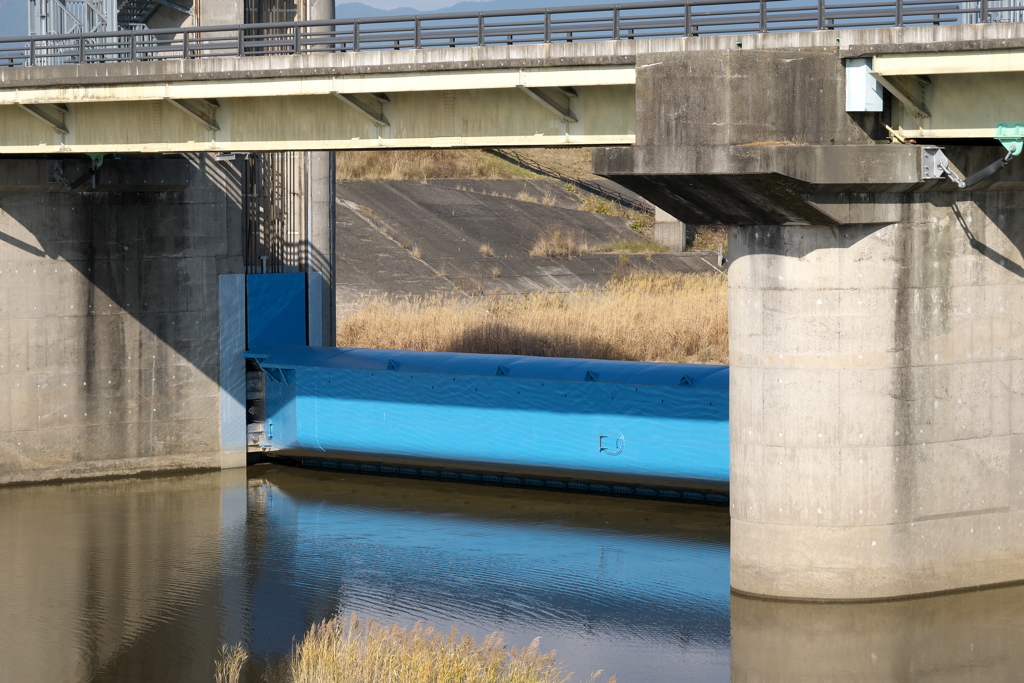 P1020052　豊川放水路分流堰その4