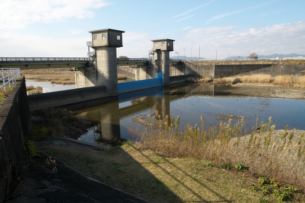 P1020047　豊川放水路分流堰その1