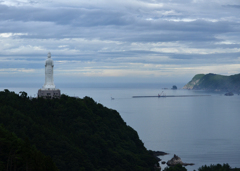 観音が見る海