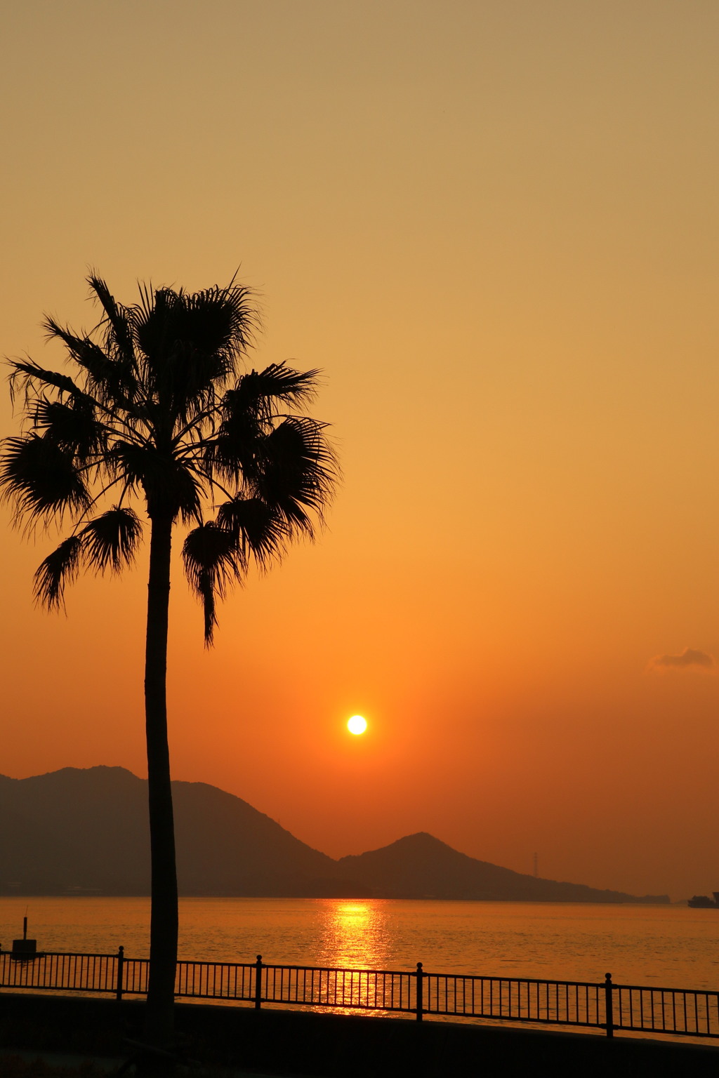 瀬戸内海の夕暮れ