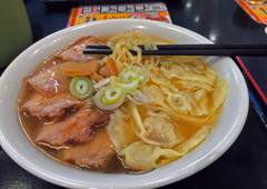 喜多方ラーメン 坂内 ワンタン麺大盛