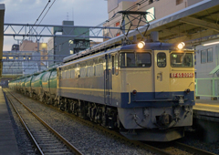 夜の帳が降りる頃