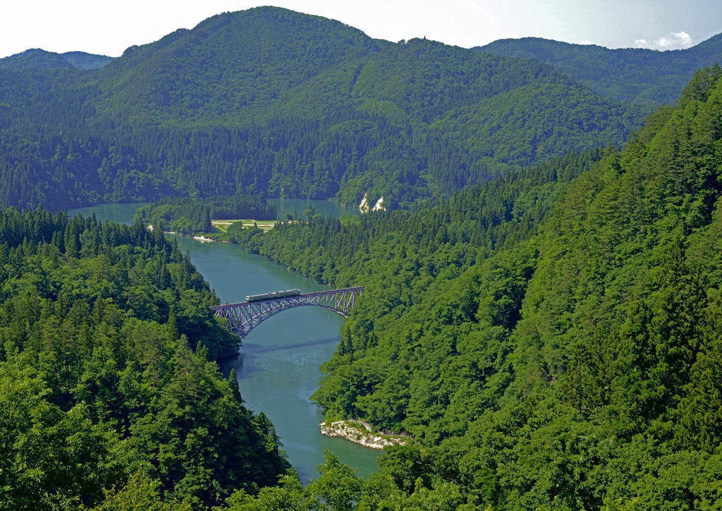 新緑の只見川第1橋梁