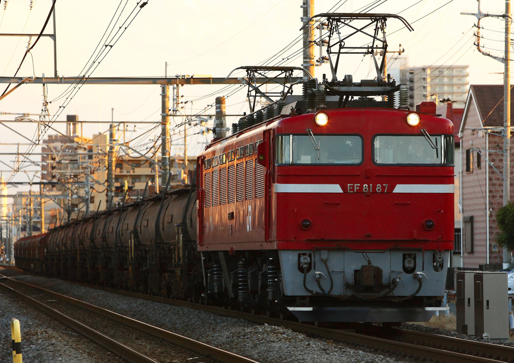 EF81-87