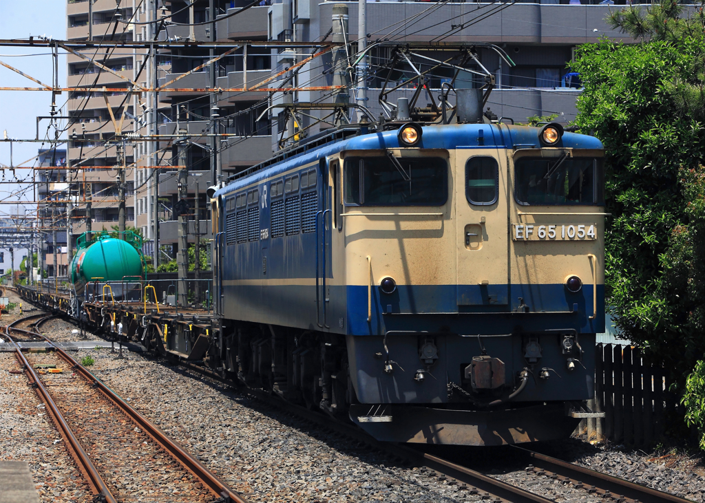 EF65-1054