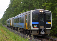 ハイブリット車がJR鉄道最高地点を行く