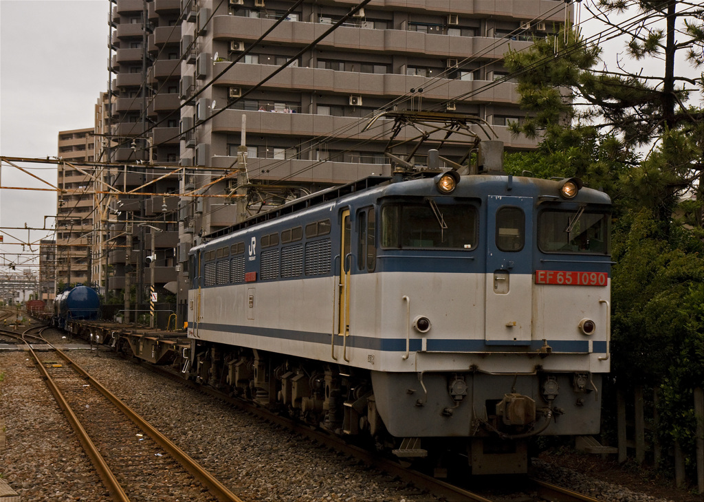 EF65-1090