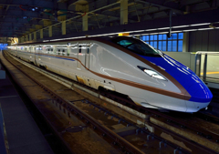 E7系金沢駅