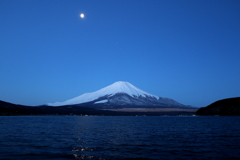 山中湖より富士山夜明け