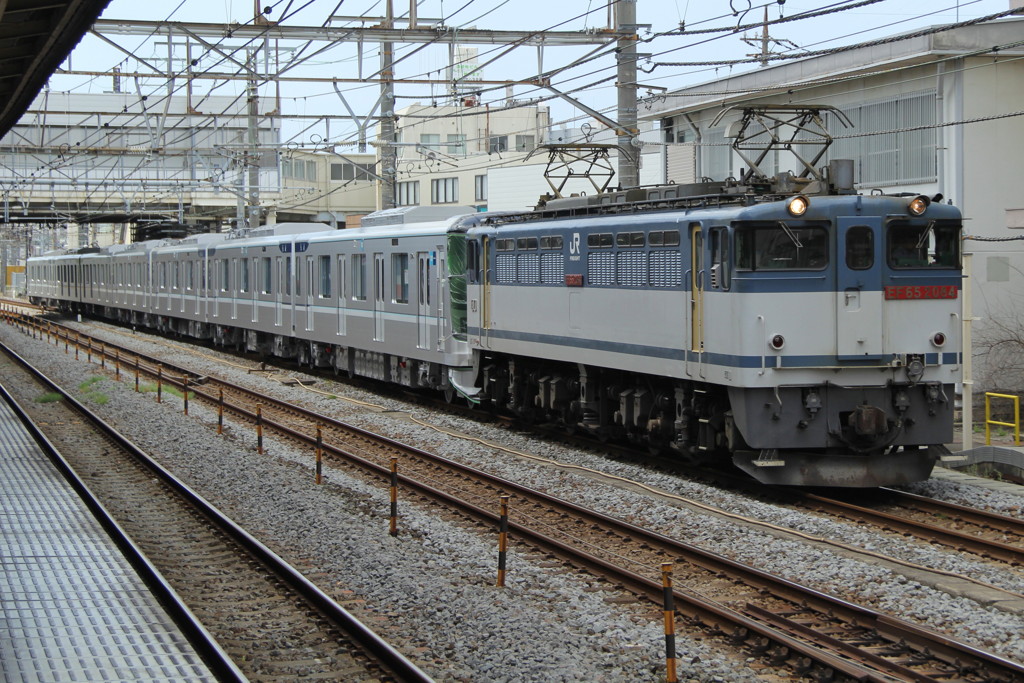 ピカピカな新車がやって来た