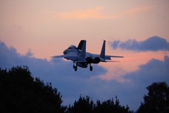 夕暮れのF-15