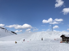 子供はやっぱり雪遊び