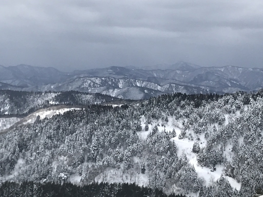 雪の山並み