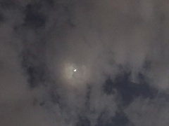 夜明け前のお月様