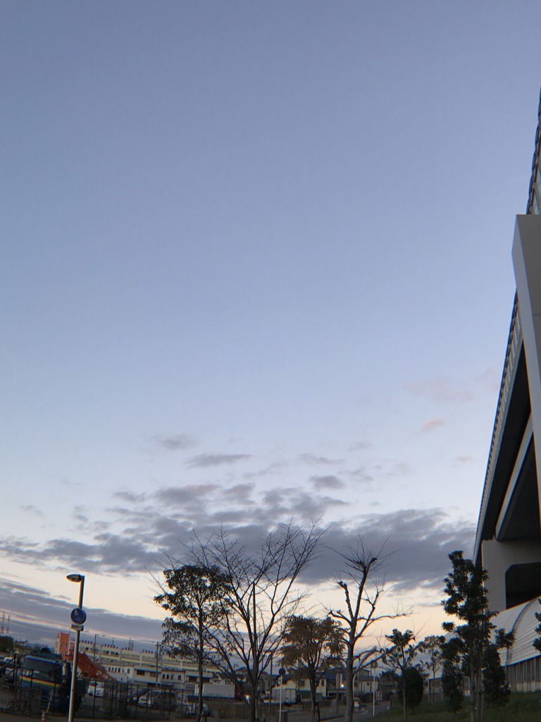 高い空