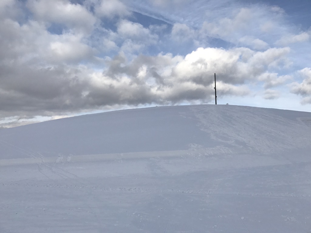 小さな雪山