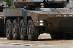 MCV2D4A81231