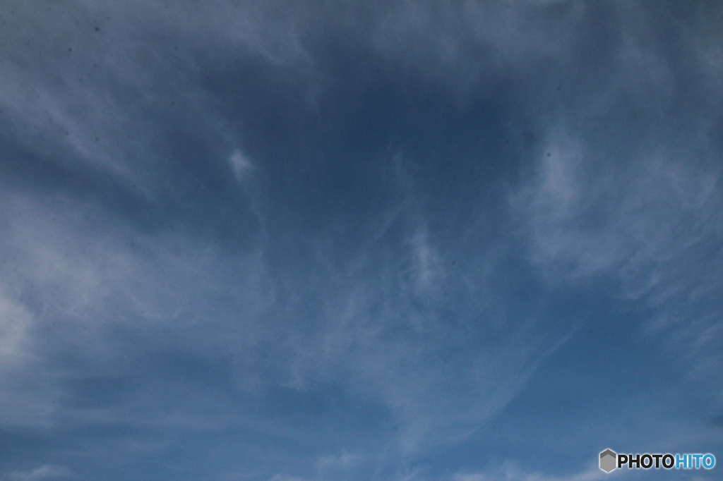 青空にレンズゴミ