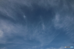 青空にレンズゴミ