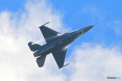 ③空を切るF16（ 岐阜航空祭予行）