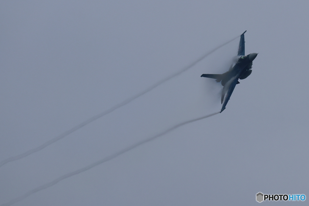 F2 2D4A1086