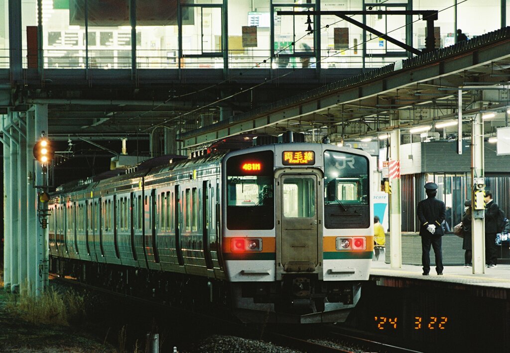 JR両毛線 211系 佐野駅