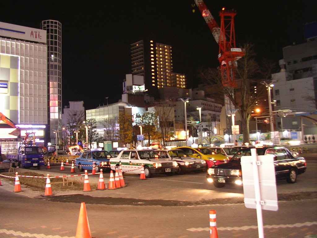 夜の駅前