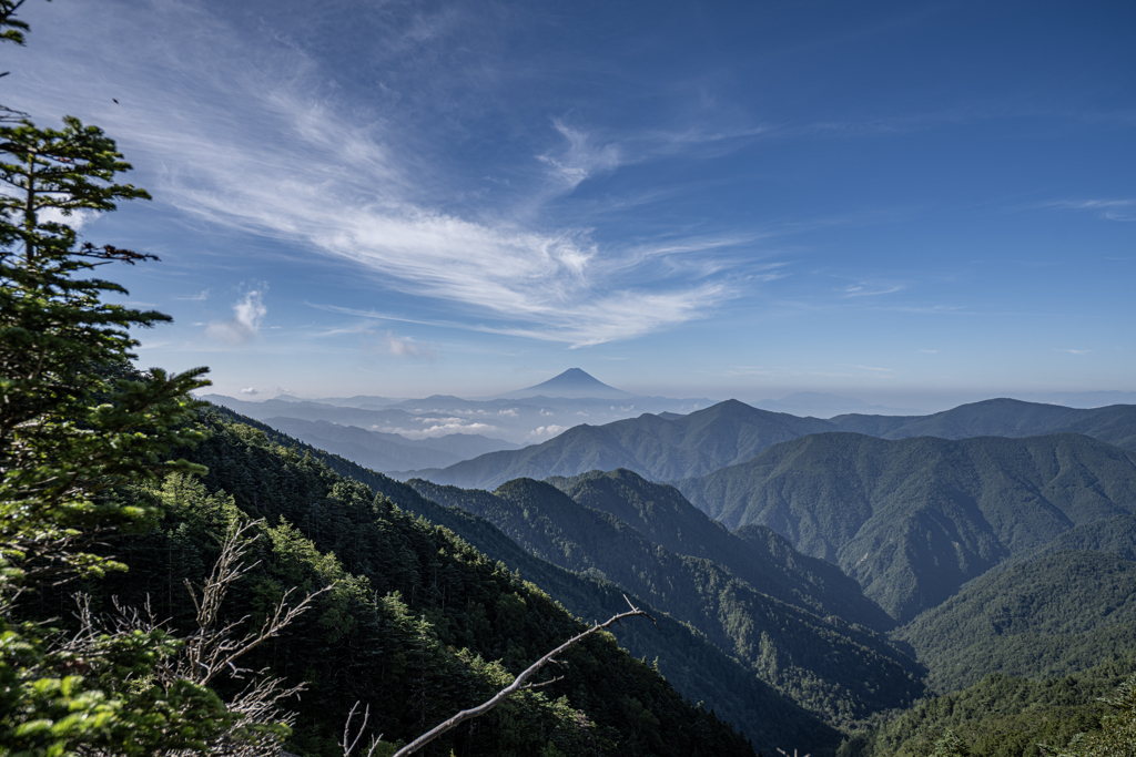 甲武信ヶ岳からの眺望