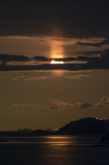 Moon pillar